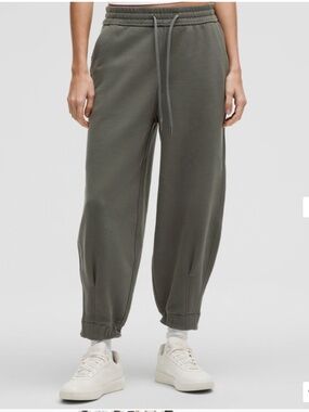 BNWT Lululemon Loungeful Oversized Jogger - Size XS